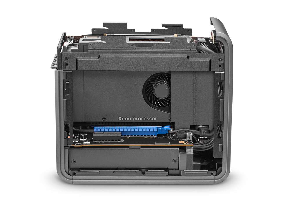 Configure a PC with Intel NUC Quartz Canyon (NUC9VXQNX)